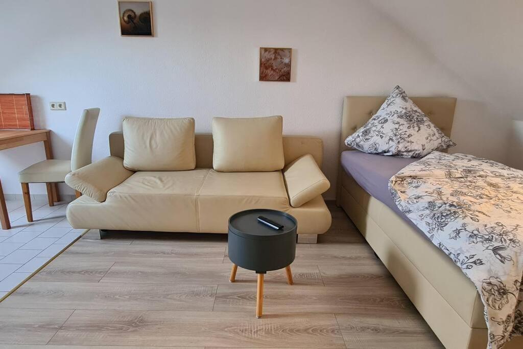 Ganze 2-Raum Ferienwohnung Links Baderitz Bagian luar foto